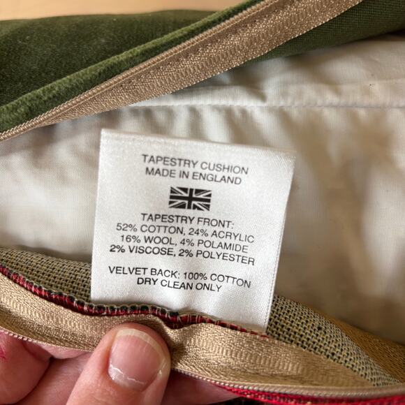 Hines of Oxford NWT Stag Red Buck Tapestry Velvet Feather Pillow Red Green 12x19 - Picture 5 of 6